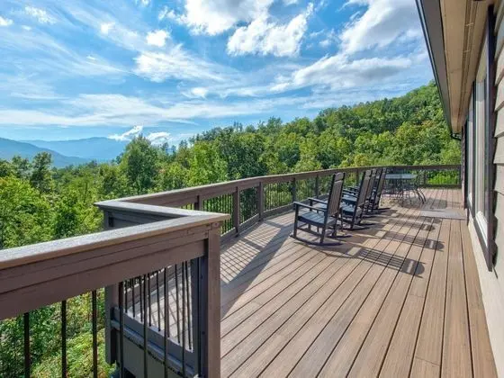 On Eagle's Wings by Jackson Mountain Homes - Öne Çıkan Resim