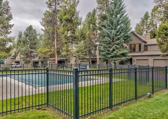 Eaglewood Condo 8 - Havuz