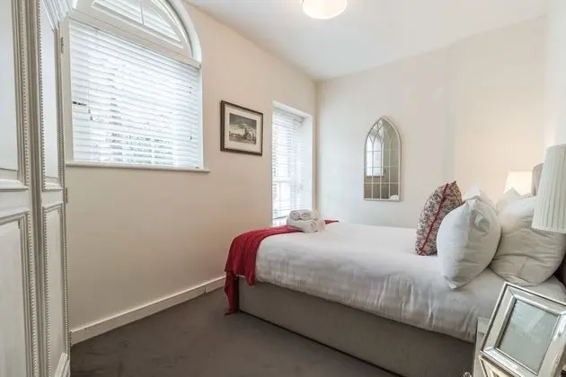 The Eamon DeVelara Suite - hiphipstay - Oda