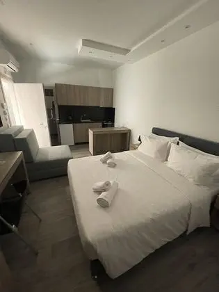 Eantos Studios and Suites - Oda