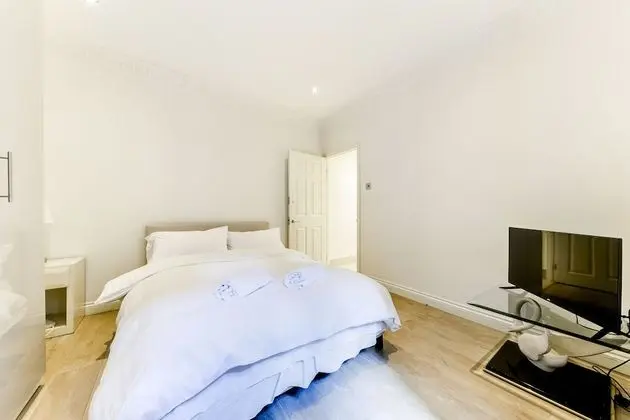 Earls court Kensington Flats