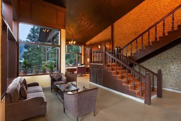 The Earl's Court, Nainital - Lobi