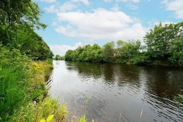 Earnside Cottage With Charming Riverside Views
