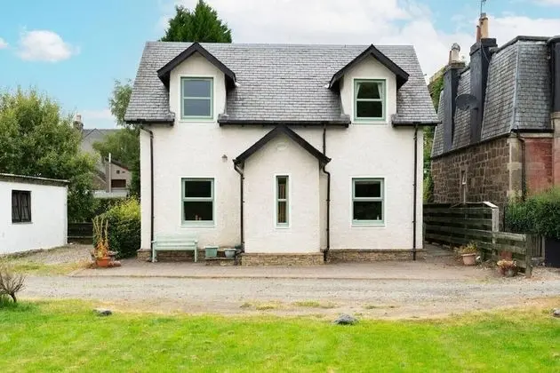Earnside Cottage With Charming Riverside Views - Oda