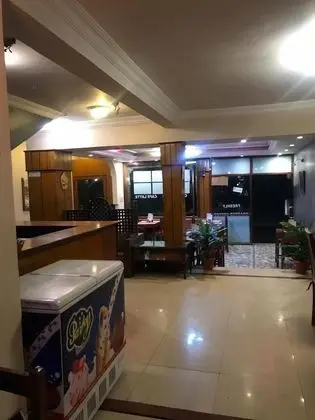 Hotel Earth House - Lobi