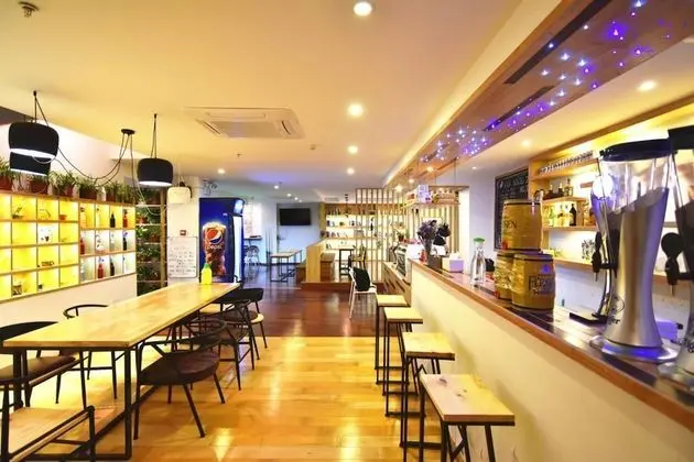 Ease Hostel