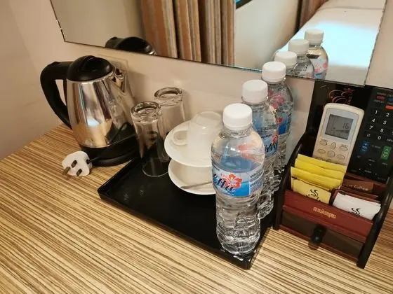 EASE HOTEL
