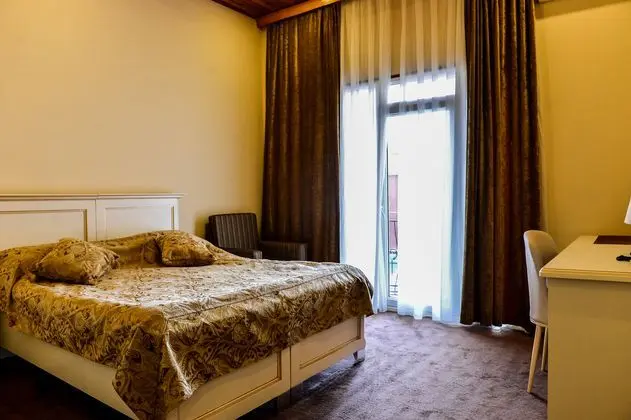 East Legend Panorama Hotel