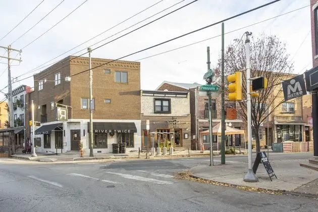 East Passyunk Trendy Apartment