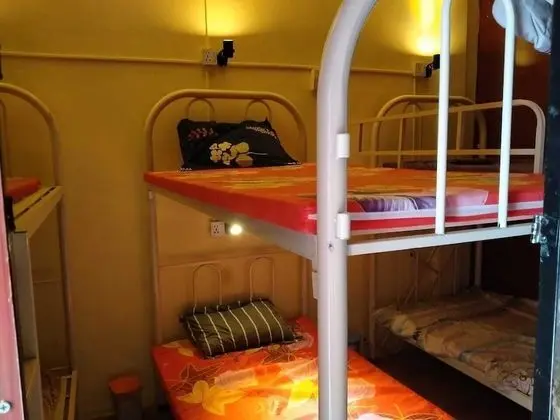 East & West Dormitory And Guesthouse - Oda