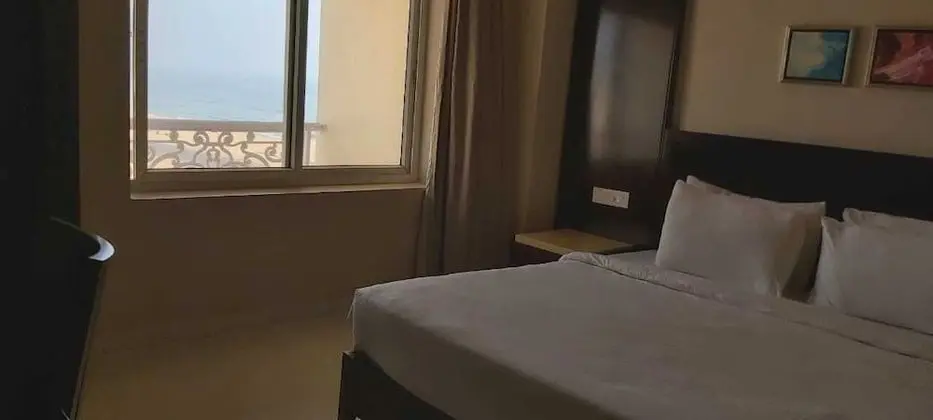 Hotel East West