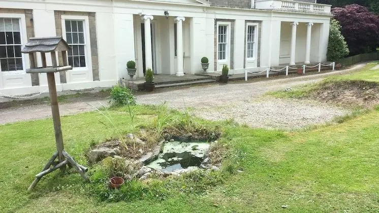 East Wing Apartment - Dış Mekan