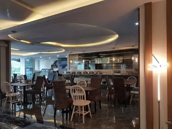 Eastland Hotel and Residences - Yerinde Yemek