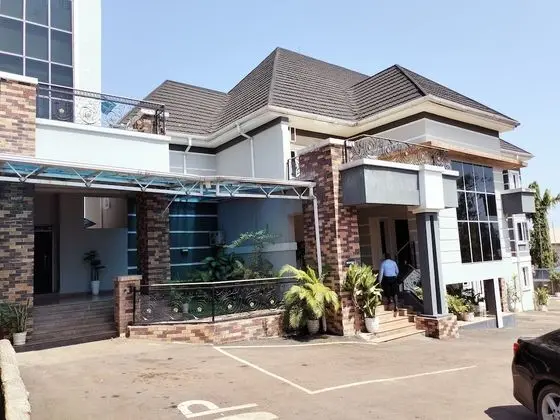 Easton Hill Continental Hotel