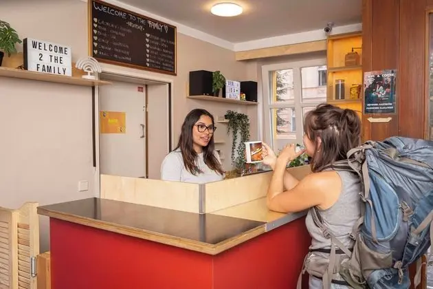 EastSeven Berlin Hostel - Lobi