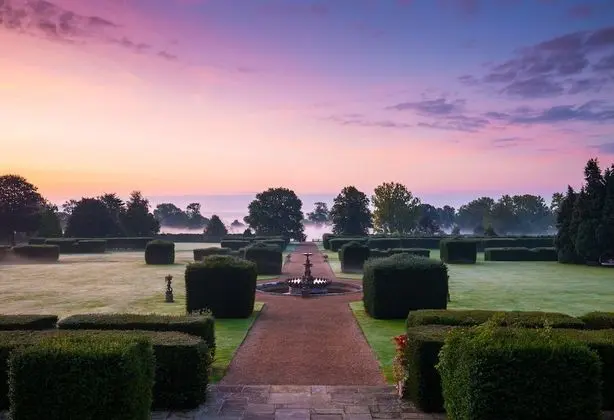 Eastwell Manor, Champneys Hotel & Spa - Dış Mekan