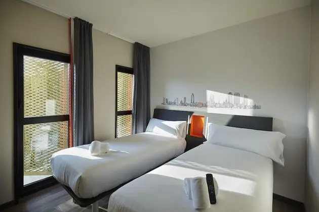 easyHotel Barcelona Fira - Oda