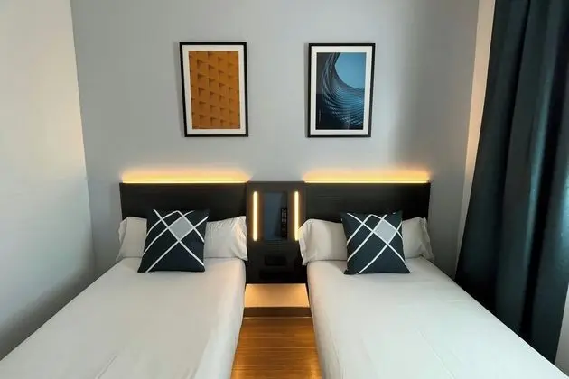 easyHotel Málaga City Centre - Genel