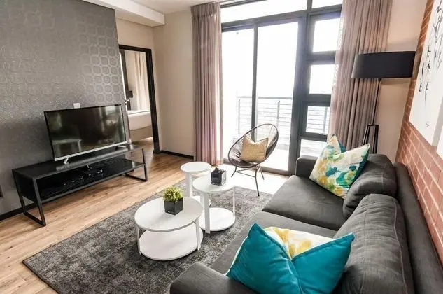 Easy Stay - The Tyrwhitt - Öne Çıkan Resim