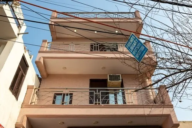 Eat Sleep Wander Studio Apartments