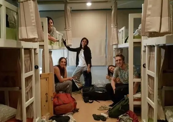 Eat - Ting Cafe and Hostel - Oda
