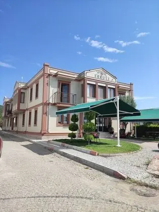 Ebruli Otel Cunda - Dış Mekan