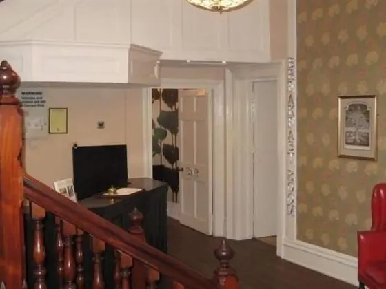 Ebury Hotel - Lobi
