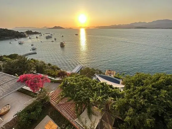 Ece Hotel Şövalye Island