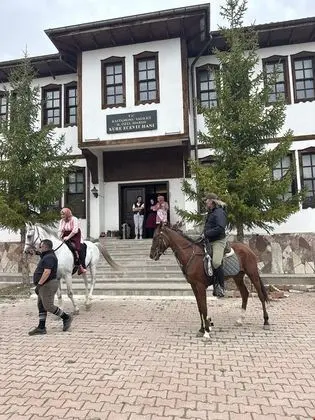 Ecevit Hanı - Genel