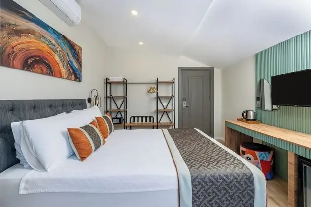 Echinus Hotels