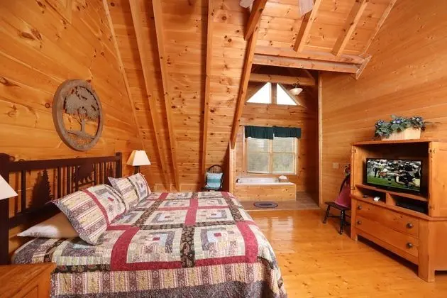 Echoes of Eden - Four Bedroom Cabin - Oda
