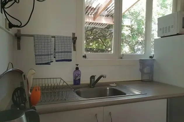 Eclectic 1 Bedroom Apartment in the Heart of Palm Beach - Mutfak