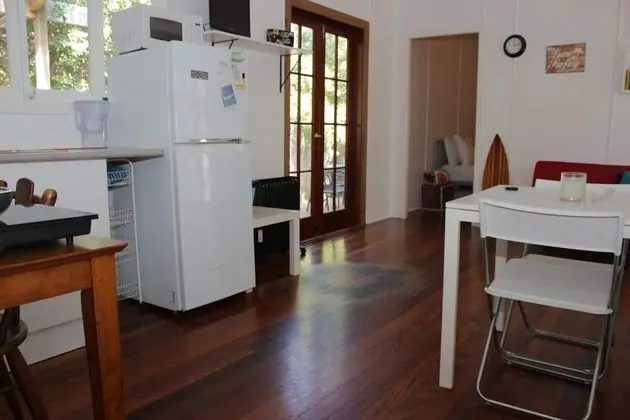 Eclectic 1 Bedroom Apartment in the Heart of Palm Beach - Oda Düzeni