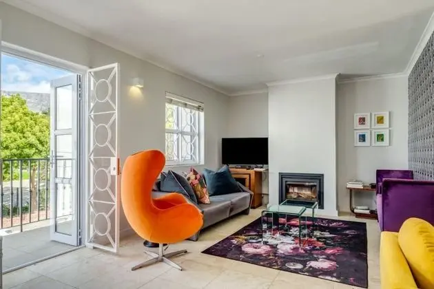 Eclectic Apartment in the Bustling De Waterkant 209 DWP - Oda
