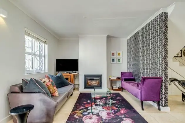 Eclectic Apartment in the Bustling De Waterkant 209 DWP - Oda