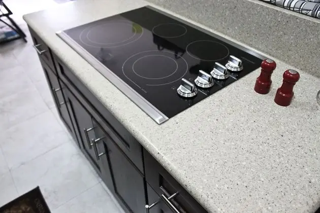 Eclipse Suite Guest Apartments - Mutfak