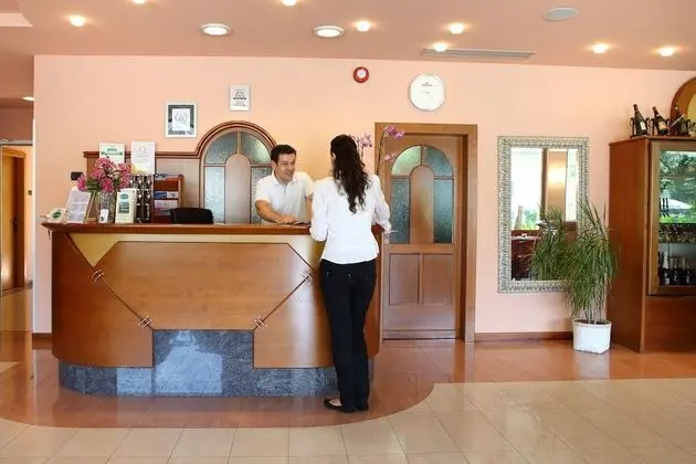 Eco Hotel Benacus - Lobi