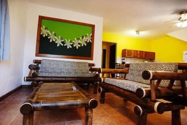 Eco-condo Serviced Apartments in Quepos w Pool Wildlife Visits - Oda