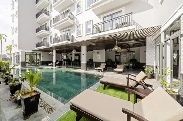 Eco Lux Riverside Hotel - Havuz