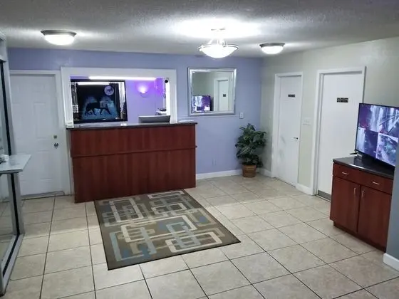 Econo Inn - Lobi