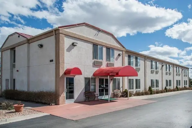 Econo Lodge Airport Colorado Springs