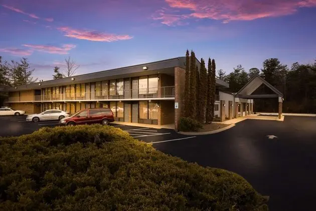 Econo Lodge Airport