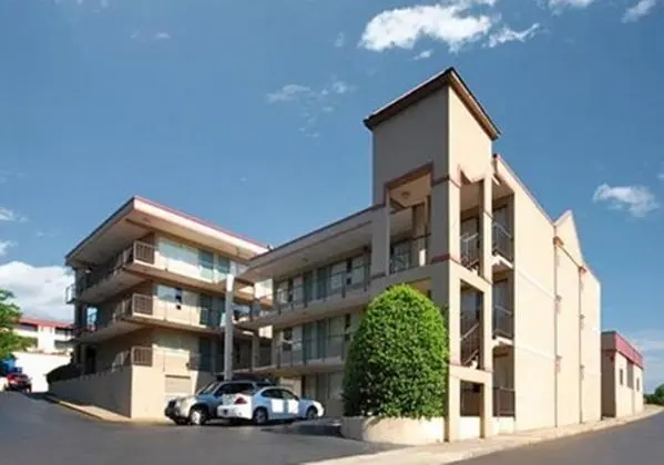 Econo Lodge Atlanta Virginia Avenue