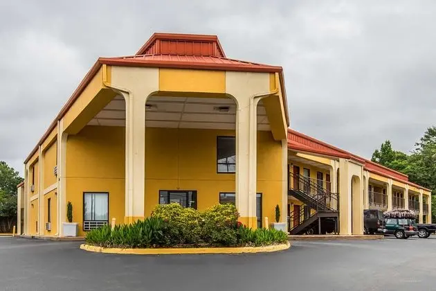 Econo Lodge Auburn near University
