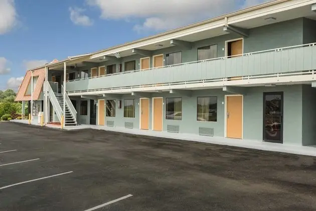 Econo Lodge Bloomington