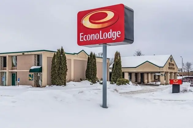 Econo Lodge - Dış Mekan