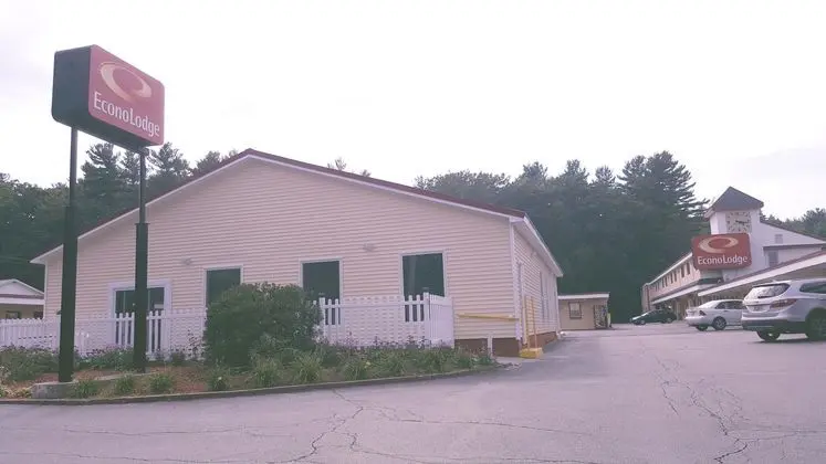 Econo Lodge Brattleboro Area - Dış Mekan