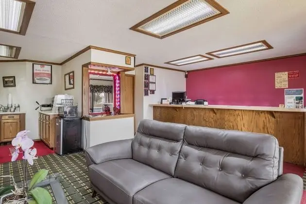 Econo Lodge Cameron Area - Lobi