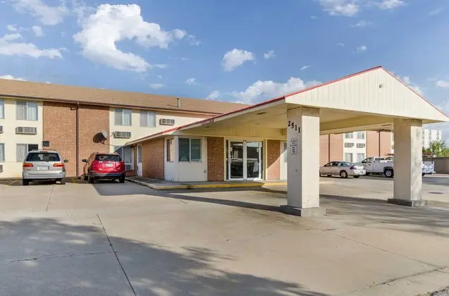 Econo Lodge Emporia Area