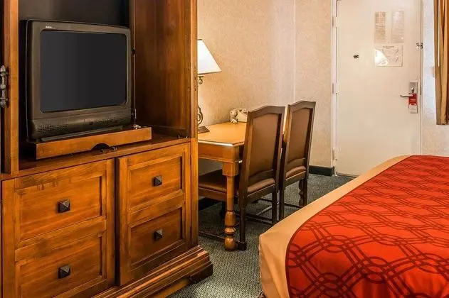 Econo Lodge Findlay Area